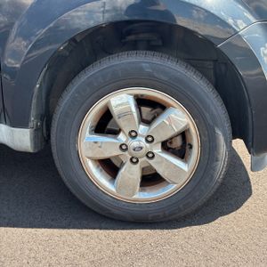 2010 FORD ESCAPE XLT 照片 20