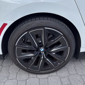 صورة مصغرة 18 لـ 2025 BMW I7 EDRIVE50