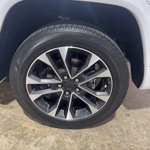 صورة مصغرة 16 لـ 2023 JEEP GRAND CHEROKEE OVERLAND