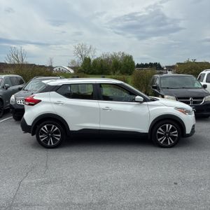 NISSAN KICKS SV - 10
