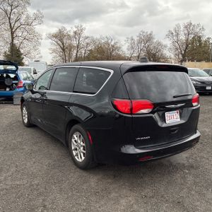 CHRYSLER VOYAGER LX - 5