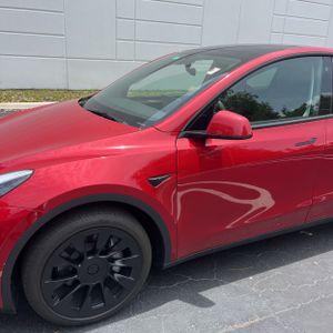 TESLA MODEL Y LONG RANGE - 2