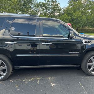 2014 Cadillac ESCALADE LUXURY — фото 11