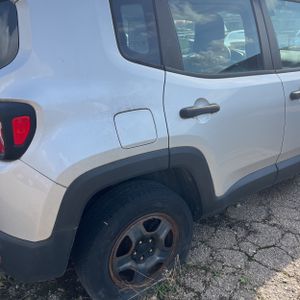 Jeep Renegade Sport 4D SUV 4WD - 9