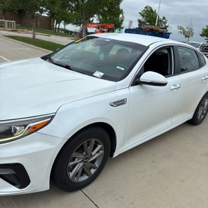 KIA OPTIMA LX - 2