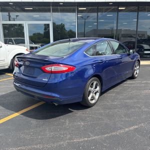 FORD FUSION SE - 8