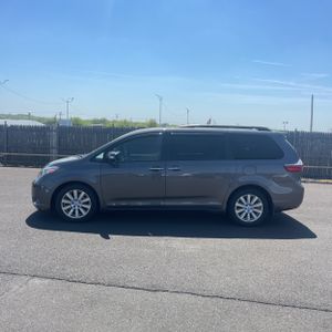 TOYOTA SIENNA - 3