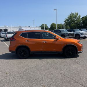 2018 Nissan ROGUE SV 照片 10