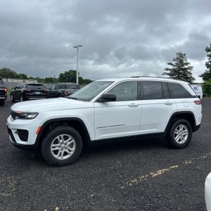 صورة 3 لـ 2023 JEEP GRAND CHEROKEE LAREDO