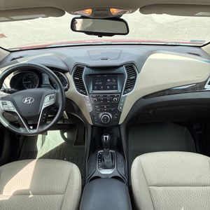صورة 35 لـ 2017 Hyundai SANTA FE SE