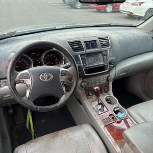 صورة مصغرة 35 لـ 2013 Toyota HIGHLANDER LIMITED