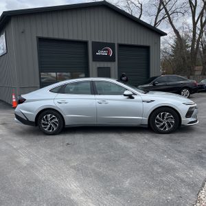 HYUNDAI SONATA HYBRID BLUE - 10