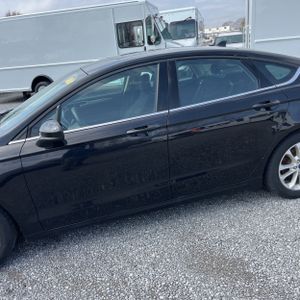 FORD FUSION SE - 4