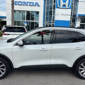 صورة 4 لـ 2021 FORD ESCAPE TITANIUM