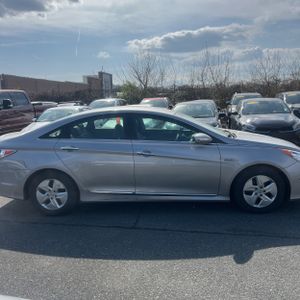 HYUNDAI SONATA HYBRID BASE - 10