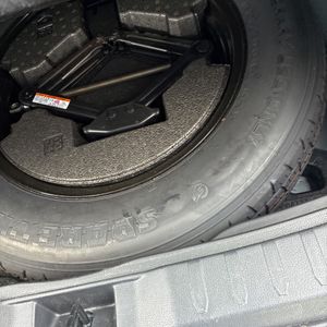 صورة مصغرة 44 لـ 2025 Toyota RAV4 XLE PREMIUM