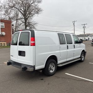 CHEVROLET EXPRESS 2500 - 8