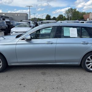 MERCEDES-BENZ E-CLASS - 4