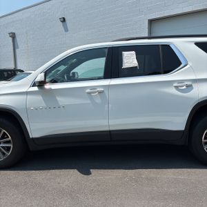 2023 Chevrolet TRAVERSE LT LEATHER — фото 4