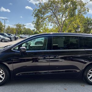 CHRYSLER PACIFICA TOURING - 4