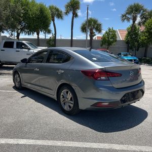 2019 Hyundai ELANTRA SEL 照片 5