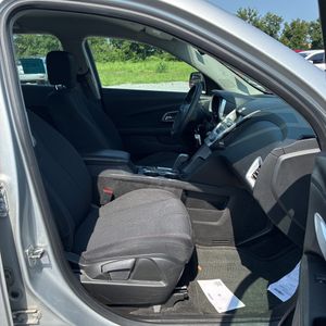 2013 Chevrolet EQUINOX LS thumbnail 32