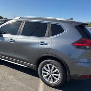 صورة 6 لـ 2017 Nissan ROGUE SV