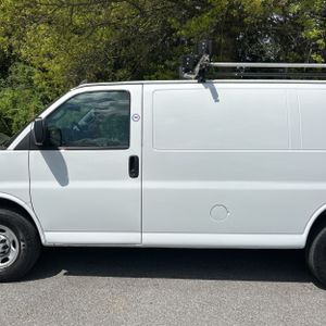CHEVROLET EXPRESS 2500 - 4