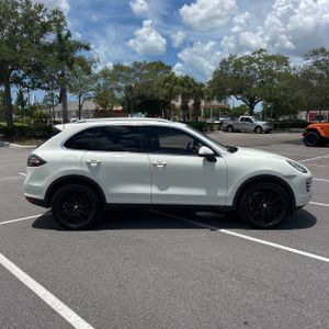 PORSCHE CAYENNE BASE - 10