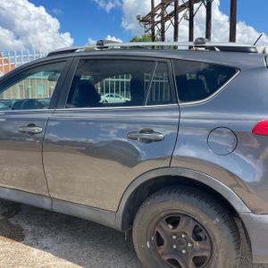 2015 Toyota RAV4 LE — фото 6