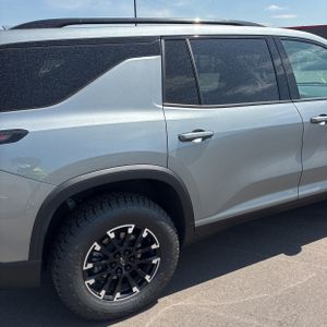2025 Chevrolet TRAVERSE Z71 照片 9