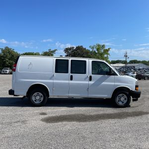 CHEVROLET EXPRESS 2500 - 10