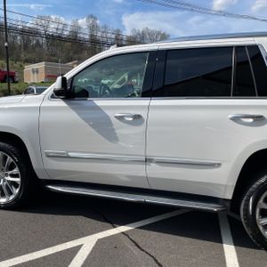 CADILLAC ESCALADE LUXURY - 4