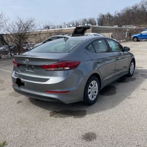 HYUNDAI ELANTRA SE - 8