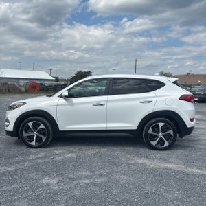 HYUNDAI TUCSON LIMITED - 3