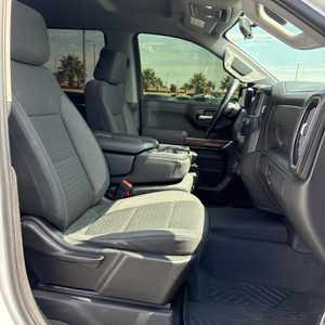 صورة 33 لـ 2020 Chevrolet SILVERADO 1500 RST