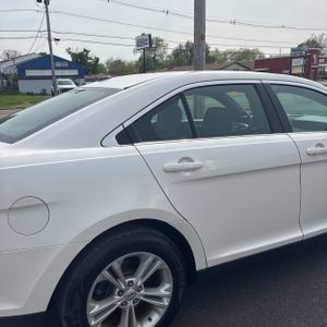 FORD TAURUS SEL - 9