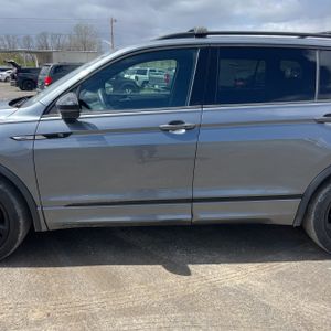VOLKSWAGEN TIGUAN SE R-LINE BLACK - 4