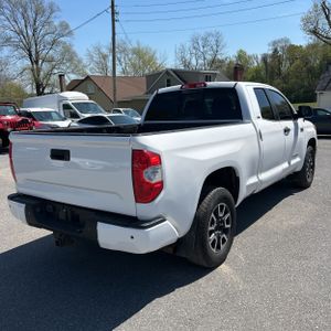 TOYOTA TUNDRA SR5 - 8