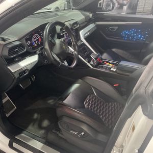 صورة مصغرة 29 لـ 2020 Lamborghini URUS BASE
