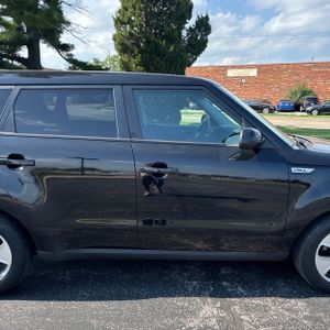 صورة 11 لـ 2016 KIA SOUL BASE