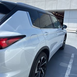 2024 Mitsubishi OUTLANDER SEL — фото 9
