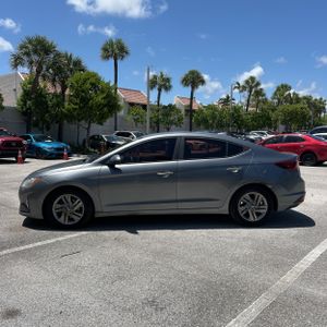 2019 Hyundai ELANTRA SEL 照片 3