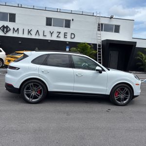PORSCHE CAYENNE - 10