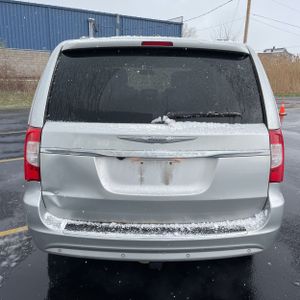 CHRYSLER TOWN & COUNTRY TOURING - 7