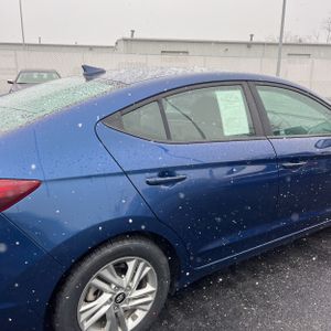 HYUNDAI ELANTRA SEL - 9