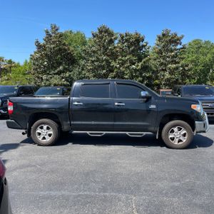 TOYOTA TUNDRA - 10