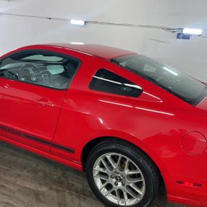 FORD MUSTANG V6 PREMIUM - 6