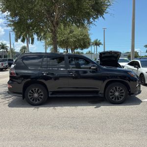 صورة 9 لـ 2023 Lexus GX 460 BASE