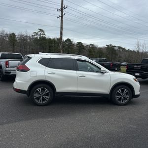 NISSAN ROGUE SV - 10
